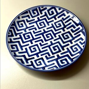 Yokohama Studios Blue & White Patterned Hand-painted Plate, perfect condition